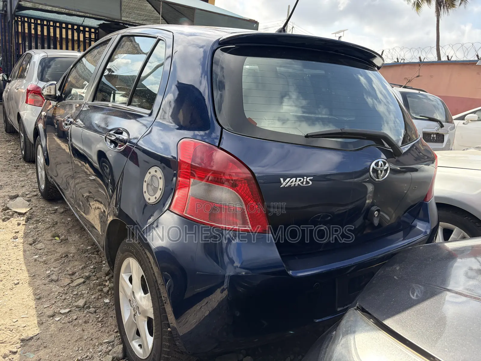 Toyota Yaris Base Hatchback 5dr 2010 Blue