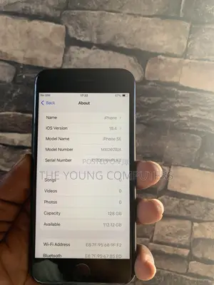 Apple iPhone SE 128 GB Black