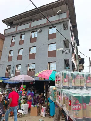 5bdrm Block of Flats in Idumota for sale