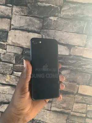 Apple iPhone SE 128 GB Black