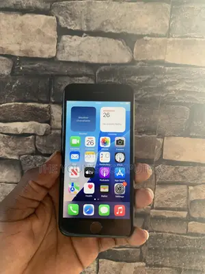 Apple iPhone SE 128 GB Black