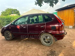 Nissan Almera 2005 Red