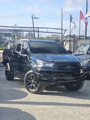 Toyota Hilux 2021 Black