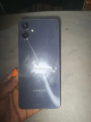 New Samsung Galaxy A06 64 GB Gray
