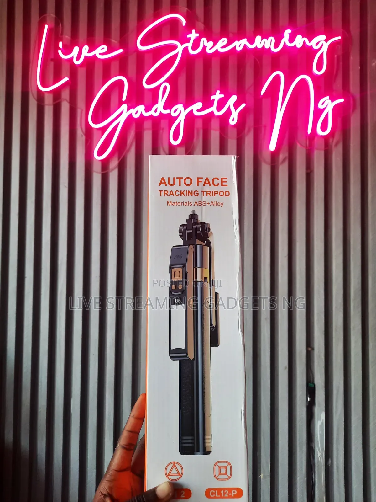 CL12 P Ai Tripod
