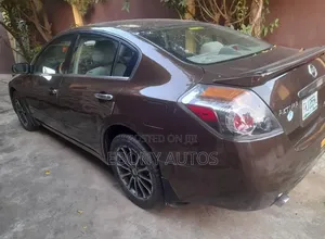 Nissan Altima 2008 Brown