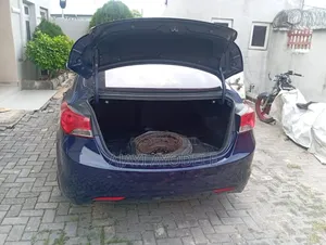 Hyundai Elantra 2013 Blue
