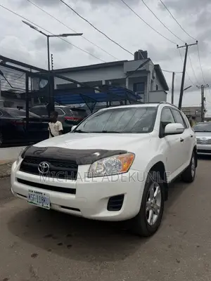Toyota RAV4 2010 White