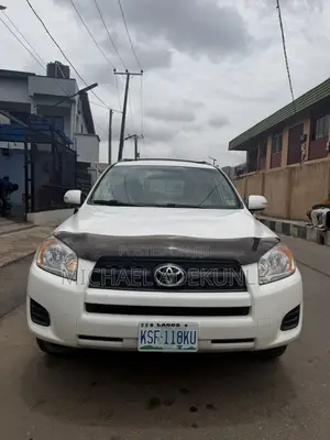 Toyota RAV4 2010 White