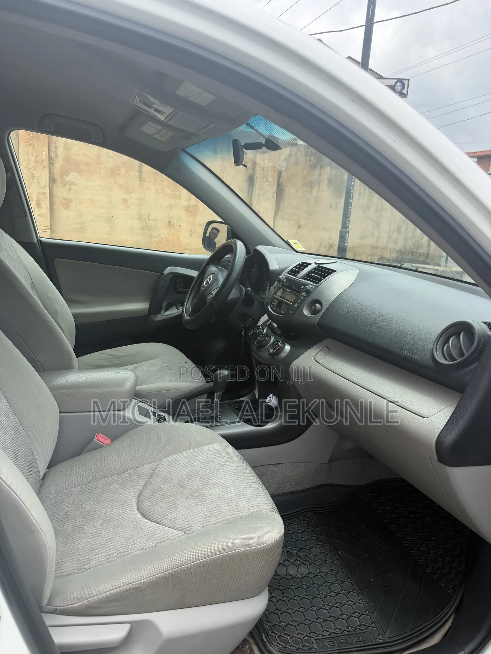 Toyota RAV4 2010 White