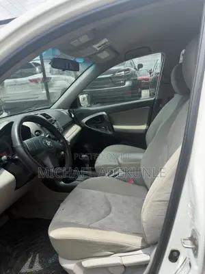 Toyota RAV4 2010 White
