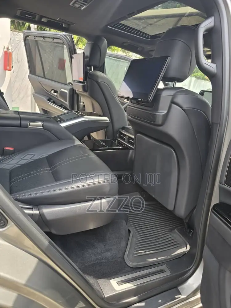 Lexus LX 2023 Gray
