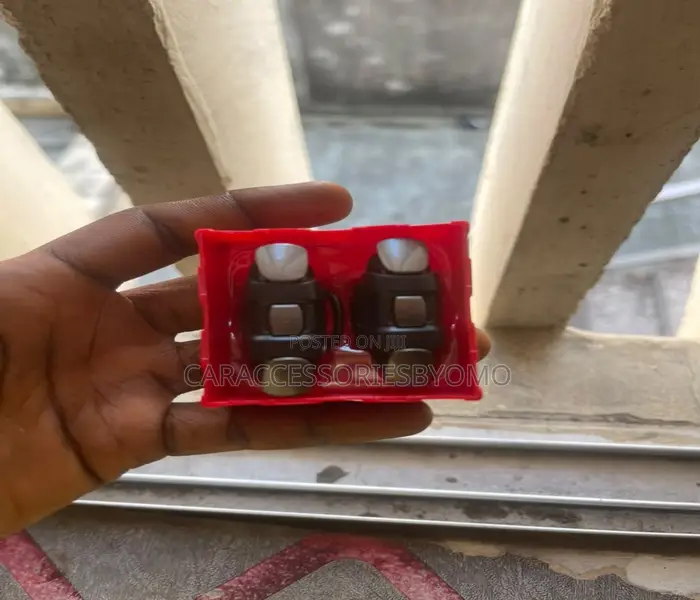 2 Set Game Controller With Shooting Aim Buttons