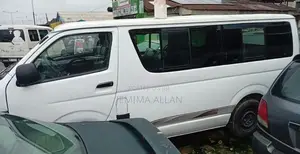 Toyota HiAce 2013 White