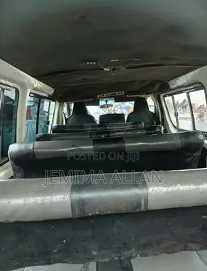 Toyota HiAce 2013 White
