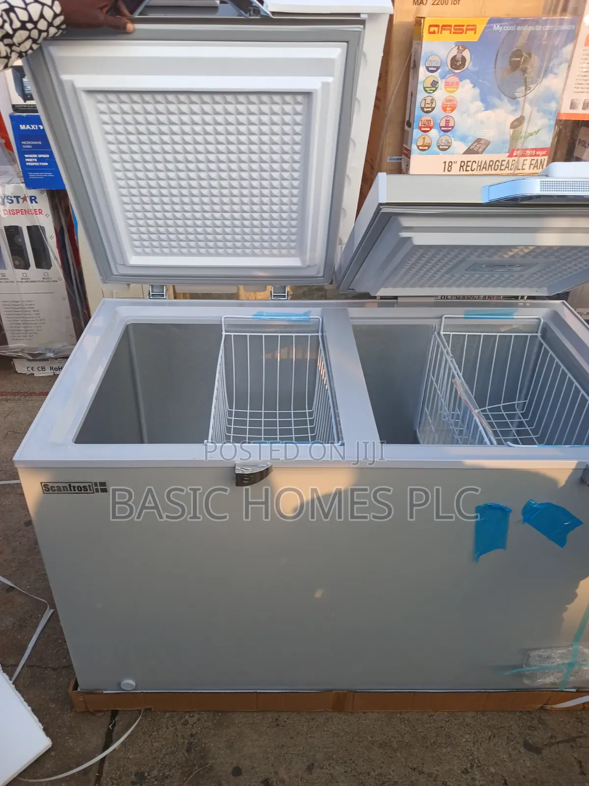 Scanfrost Inverter Freezer 400lits