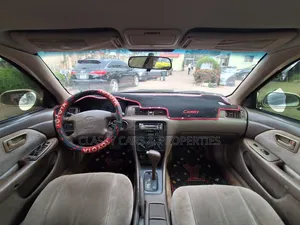Toyota Camry 2000 Gold