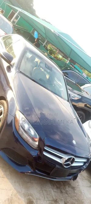 Mercedes-Benz C300 2016 Blue