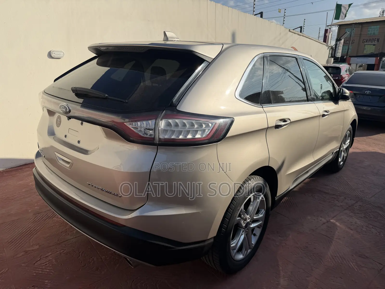 Ford Edge Titanium AWD 2018 Gold