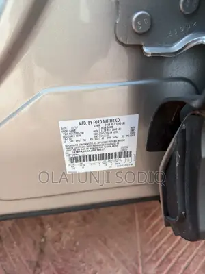Ford Edge Titanium AWD 2018 Gold