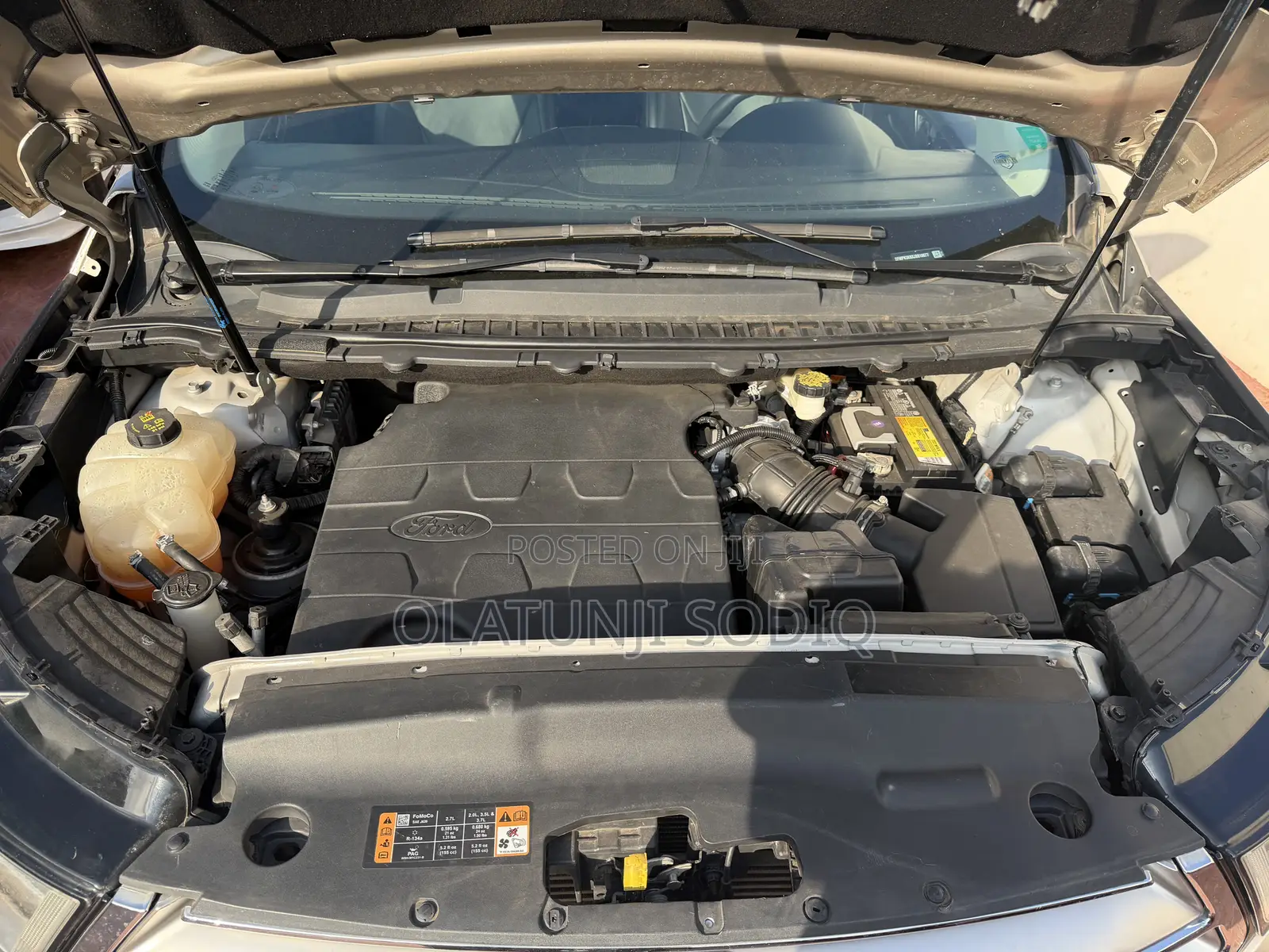 Ford Edge Titanium AWD 2018 Gold