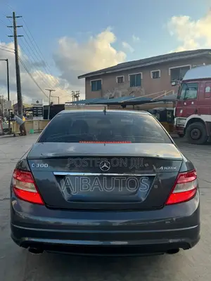 Mercedes-Benz C300 Sport 4Matic Sedan AWD (3.0L 6cyl 7A) 2011 Gray
