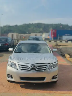 Toyota Camry LE 4dr Sedan (2.5L 4cyl 6AM) 2010 Silver