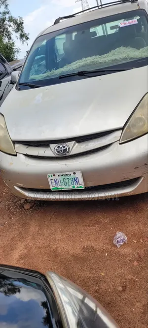 Toyota Sienna 2006 Silver