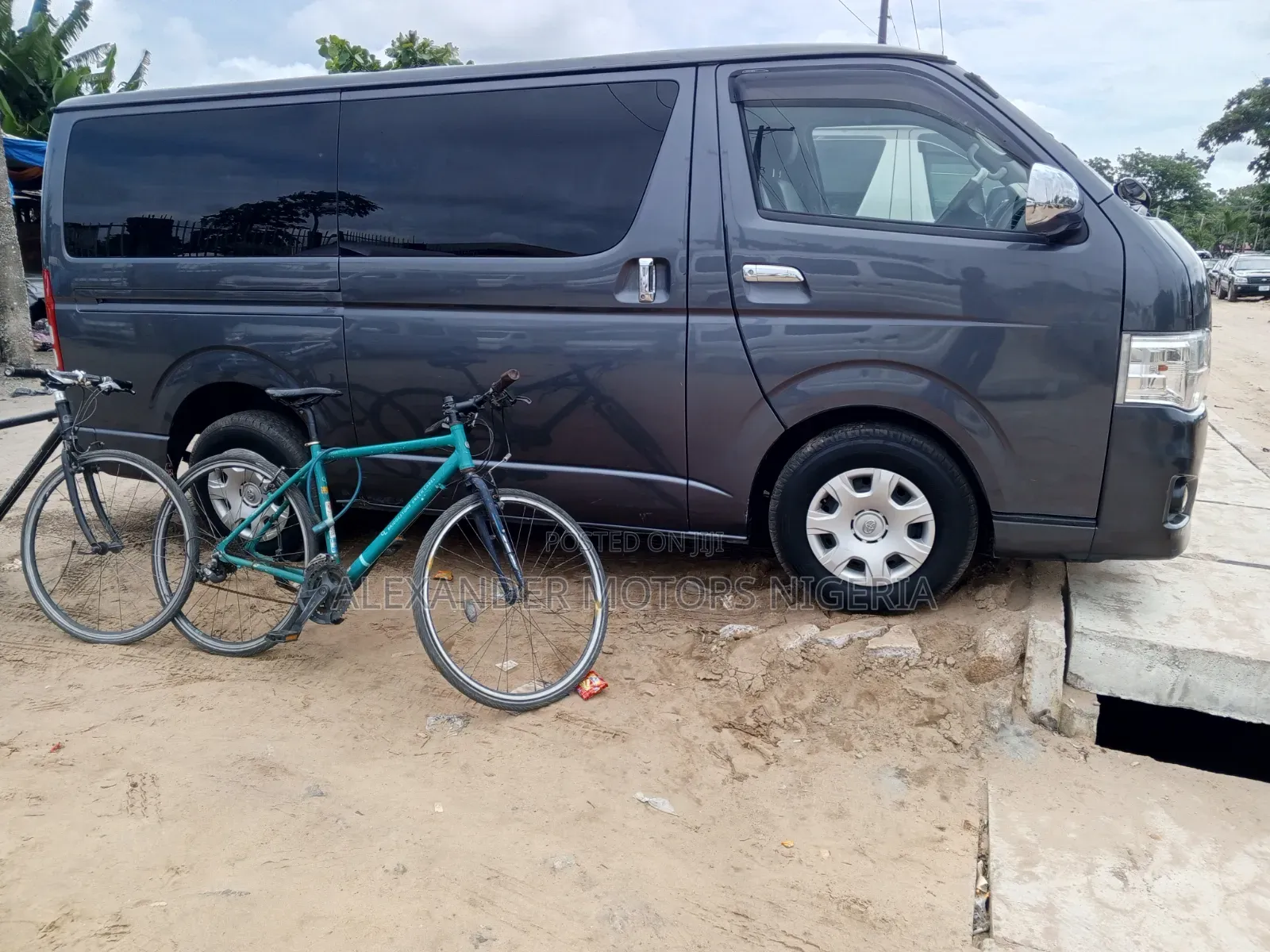 Toyota HiAce 2012 Grey