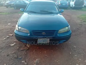 Toyota Camry 2000 Green