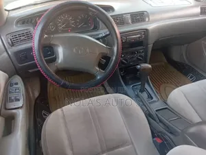 Toyota Camry 2000 Green