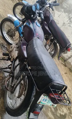 Bajaj Boxer 2022 Red