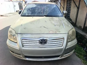Toyota Avensis 2.4 VVTi Executive 2008 Gold