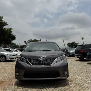 Toyota Sienna 2013 Gray