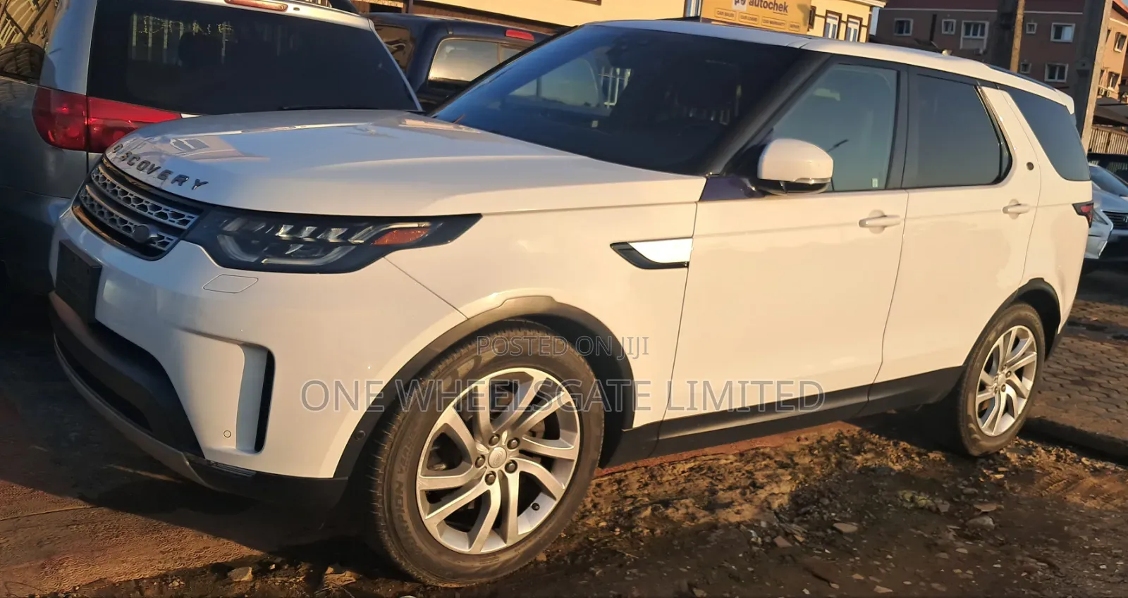Land Rover Discovery 2018 White