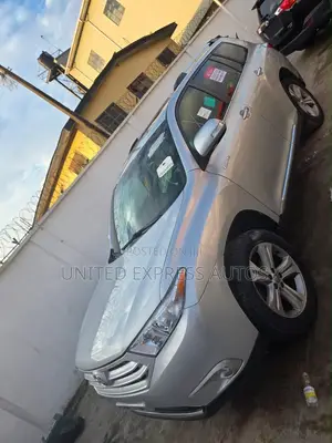 Toyota Highlander Limited 3.5L 2WD 2013 Silver