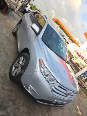 Toyota Highlander Limited 3.5L 2WD 2013 Silver