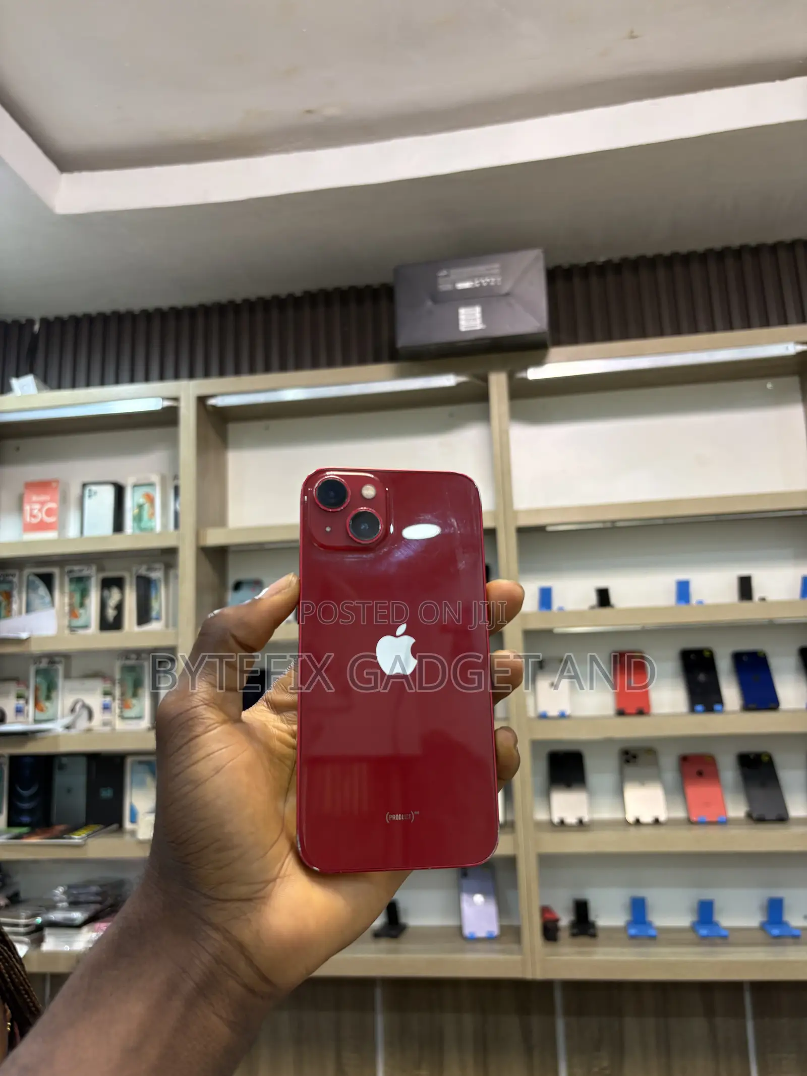 Apple iPhone 13 128 GB Red
