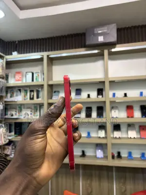 Apple iPhone 13 128 GB Red