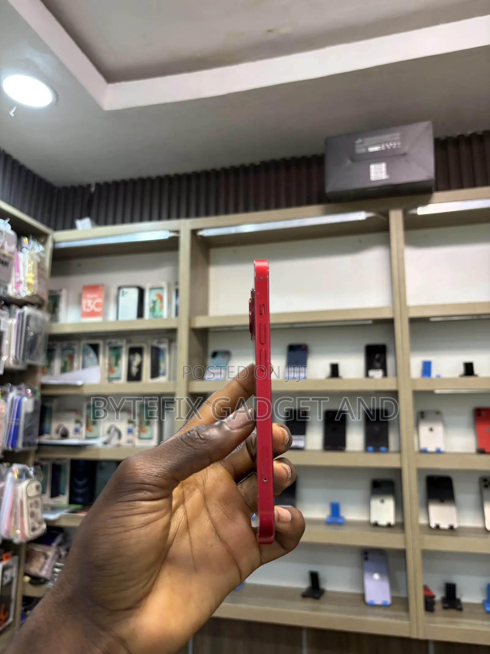 Apple iPhone 13 128 GB Red