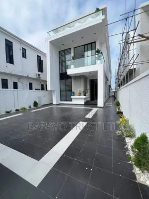 5bdrm Duplex in Ikota for sale