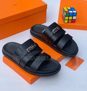 Men Hermes Palm Slippers in 3 Colours