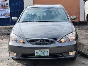 Toyota Camry 2005 Gray