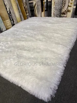 7by 10 Center Rug With Wood  White Design