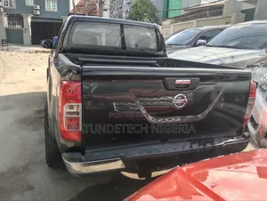 Nissan Navara 2019 Black