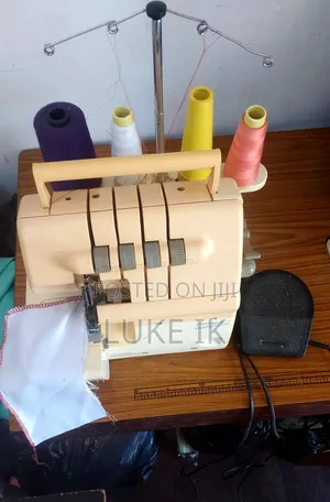 Singer 4 Thread Overlock Manchine