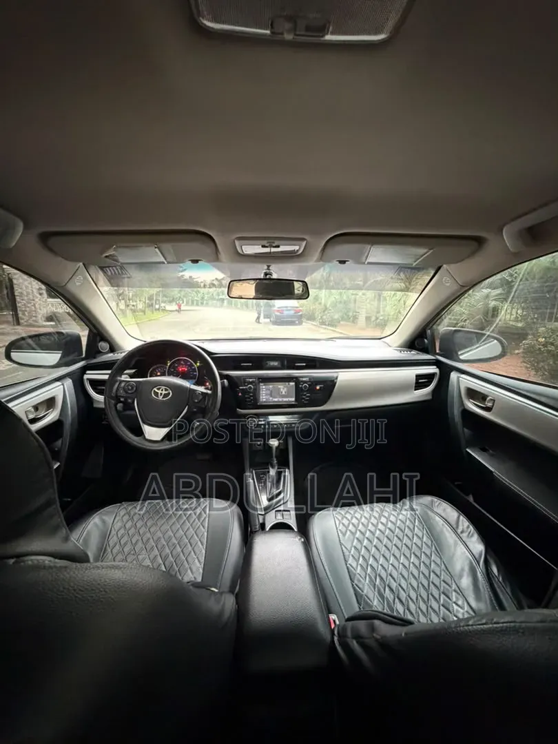 Toyota Corolla 2016 Off white