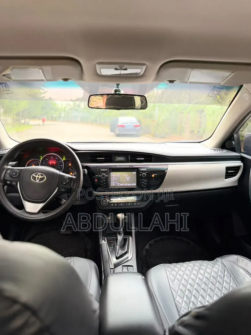 Toyota Corolla 2016 Off white