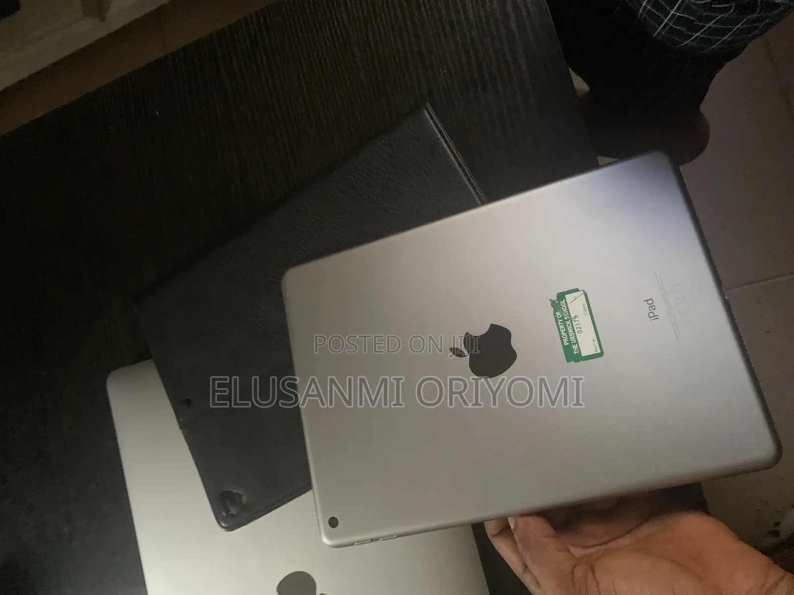 Apple iPad Wi-Fi 32 GB Gray
