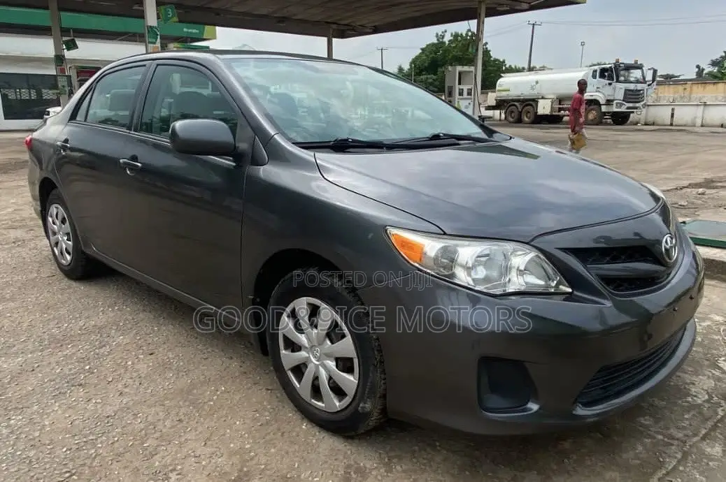 Toyota Corolla 2012 Gray